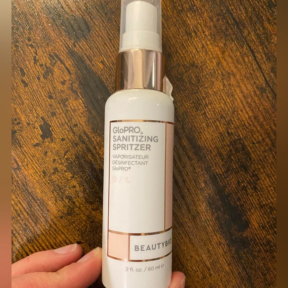 GLOPRO Facial Microneedling Tool - Picture 8 of 10